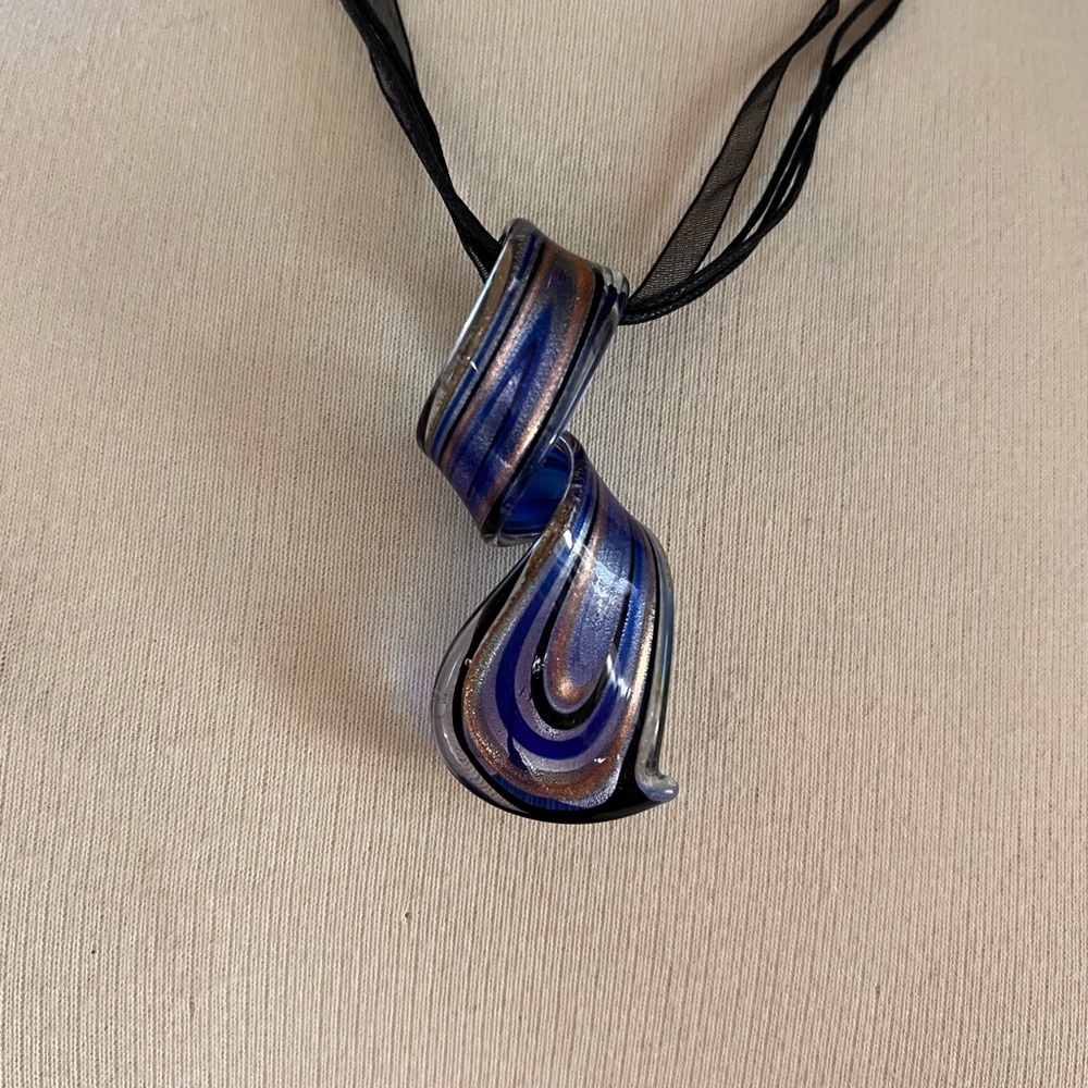 Art glass Elegant Blue and Silver Swirl Pendant Necklace with earrings
